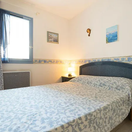 Апартаменти 1 Bedroom Apartment For 4