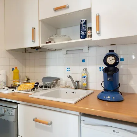 1 Bedroom Apartment For 4 Апартаменти