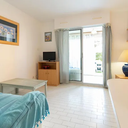 1 Bedroom Apartment For 4 Апартаменти *
